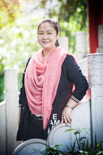 杨蓉.jpg